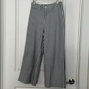 Madewell denim-hi rise, wide leg, cropped,blue and white stripes size 27.